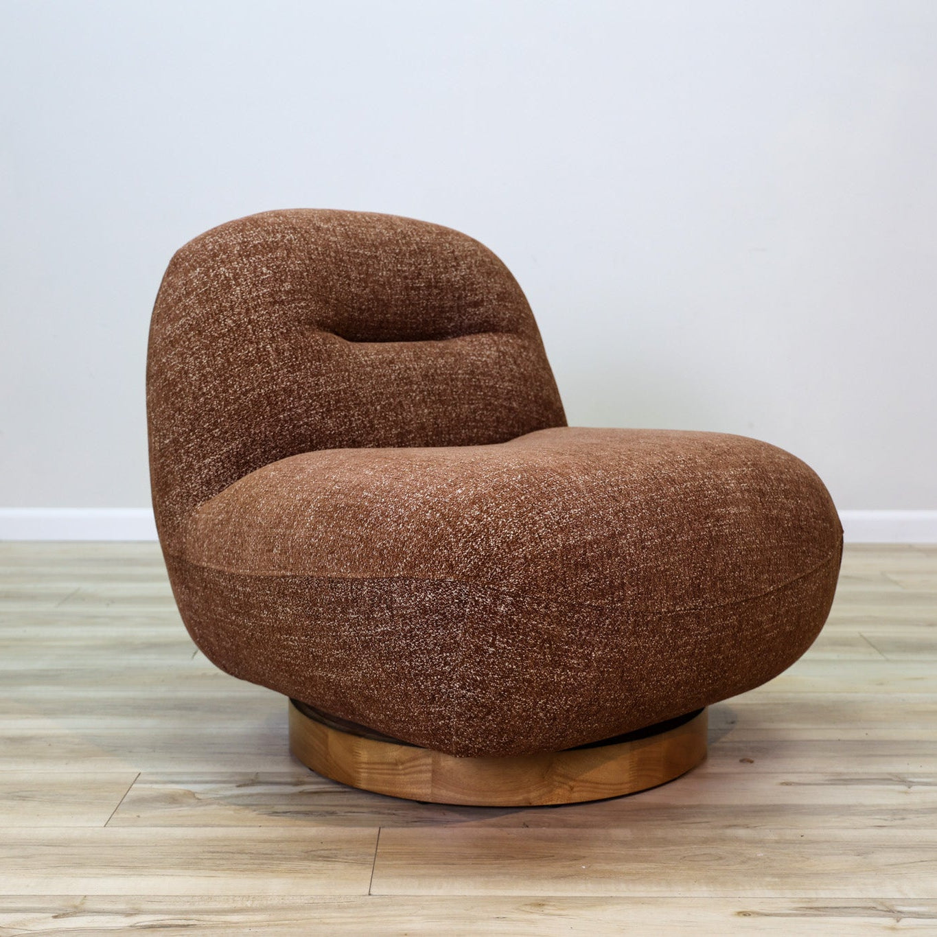 Liz Swivel Chair