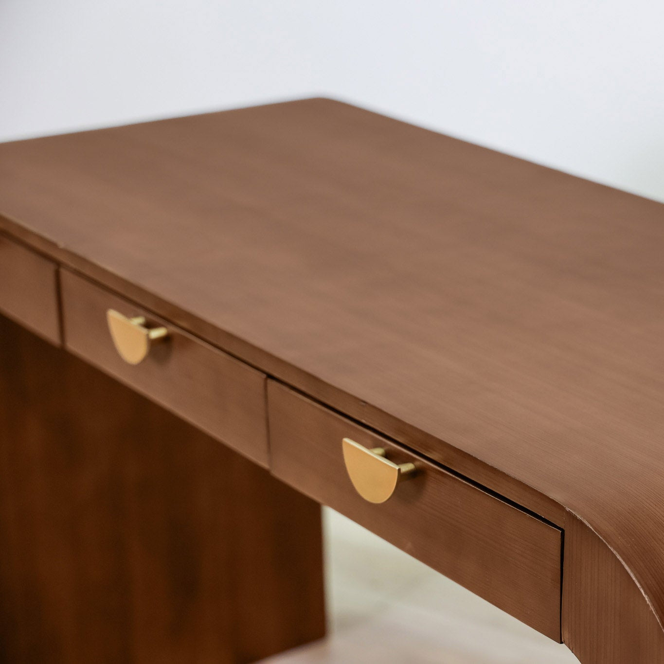 Virgo Desk