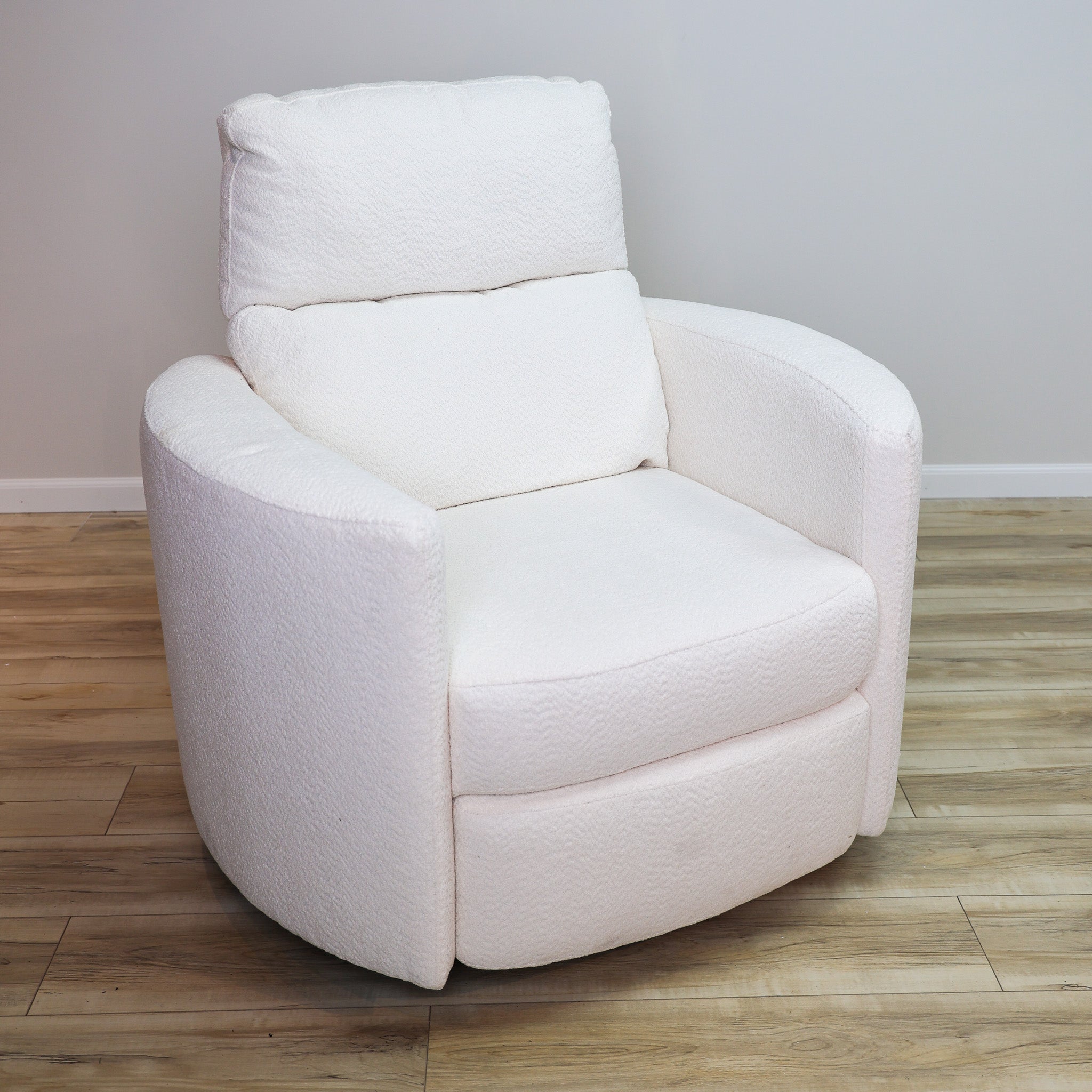 Corllini Manual Pushback White Swivel Recliner