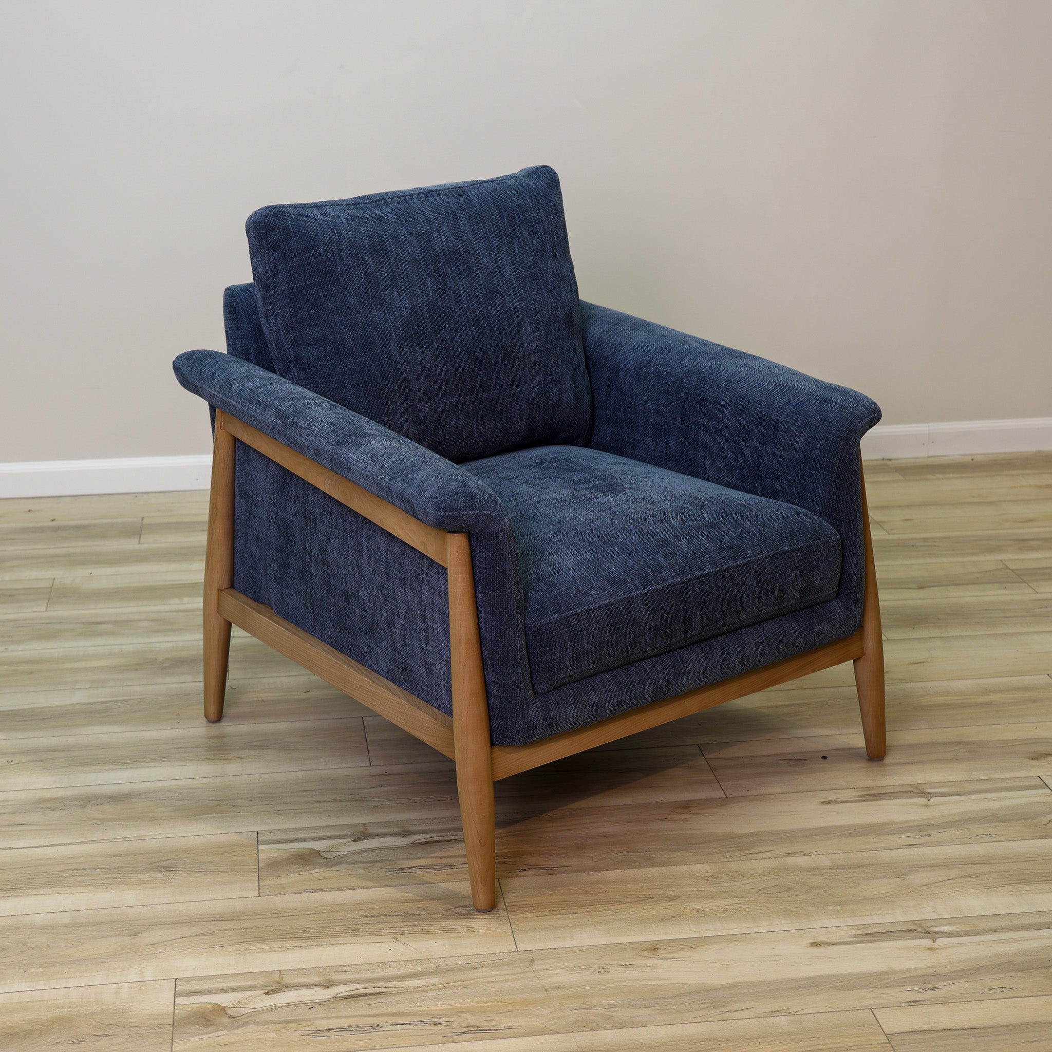 Dungy Accent Chair