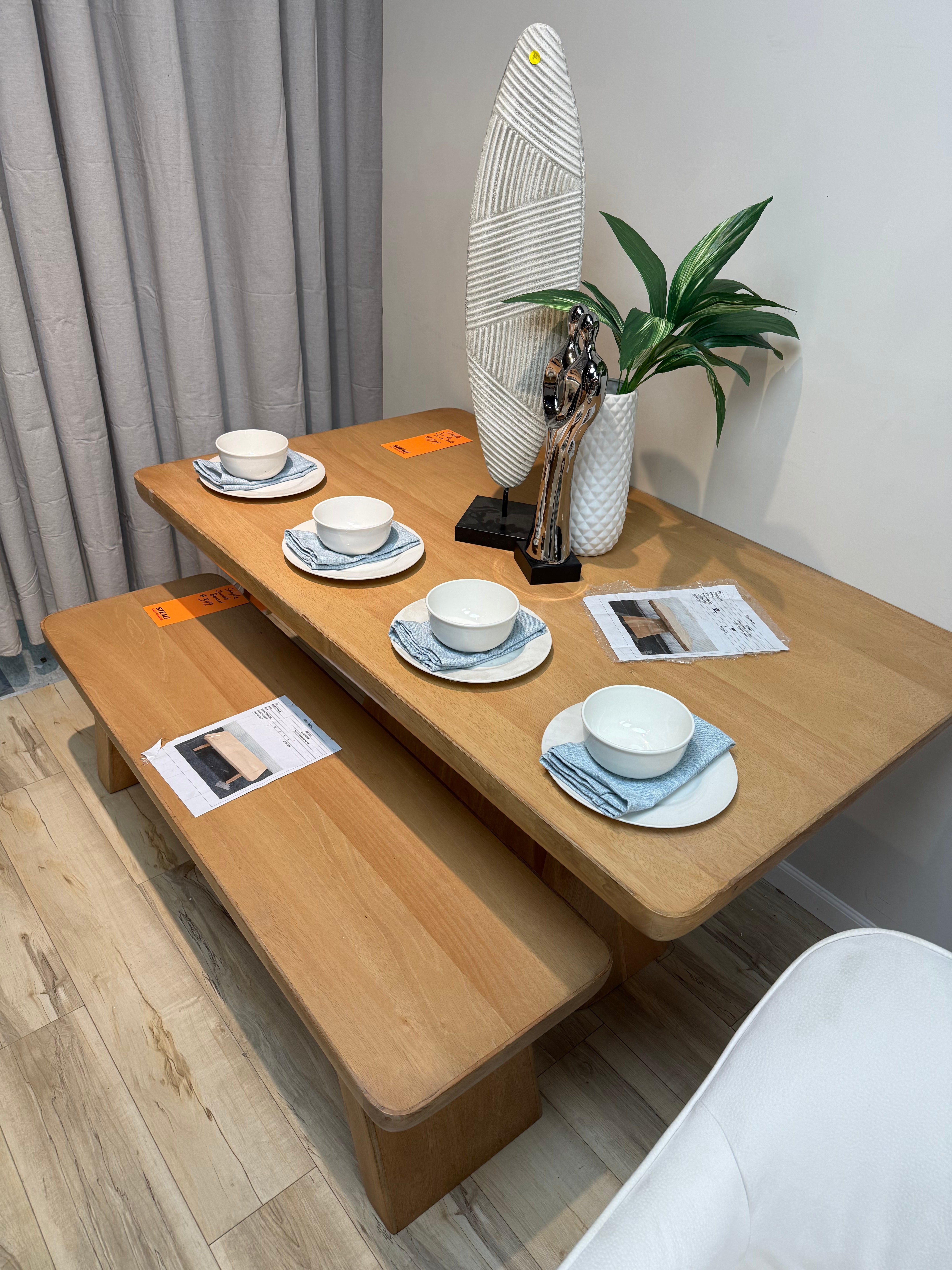 Auction: Sample Table + Bench