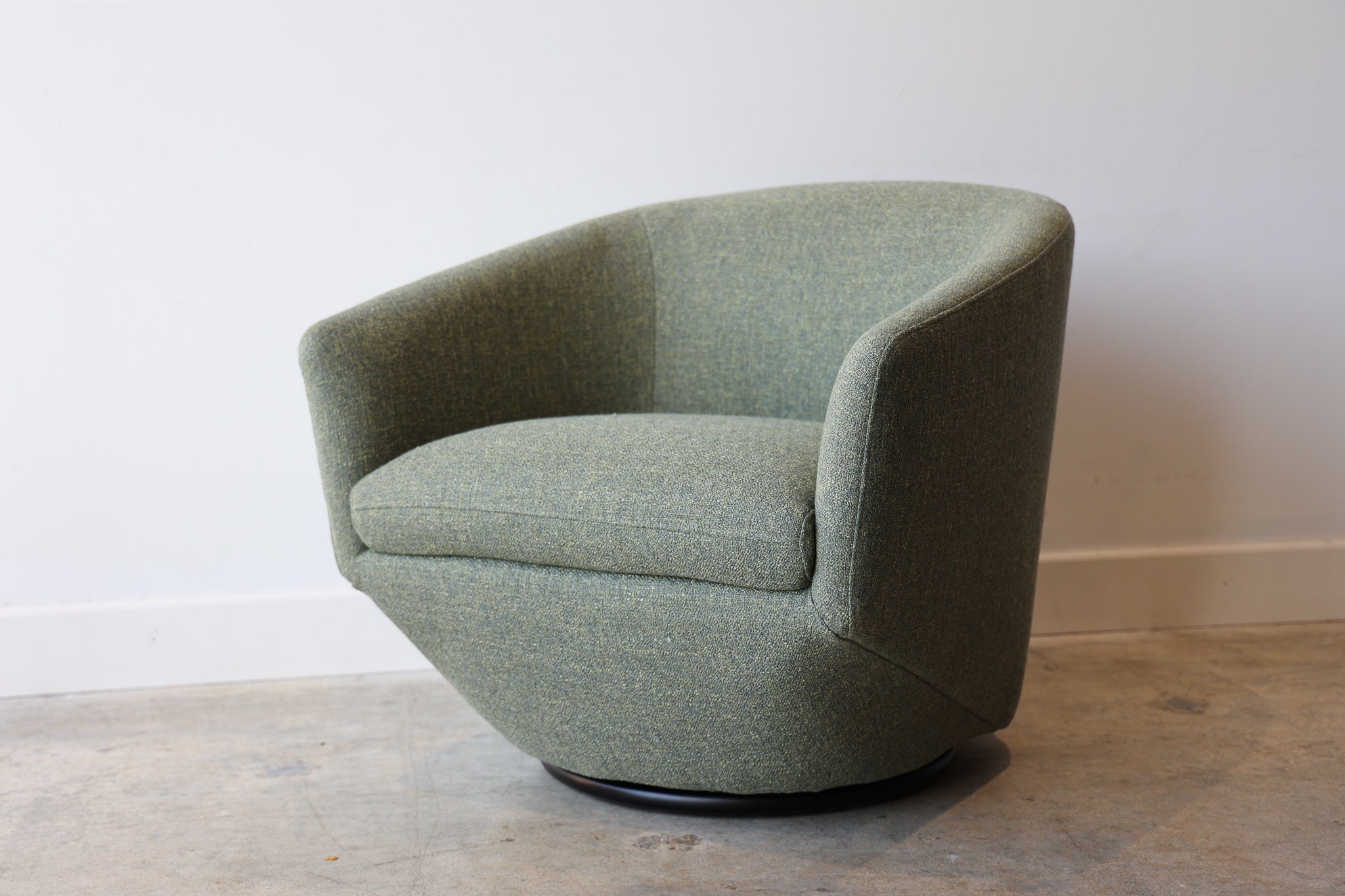 Lindsey Swivel Chair